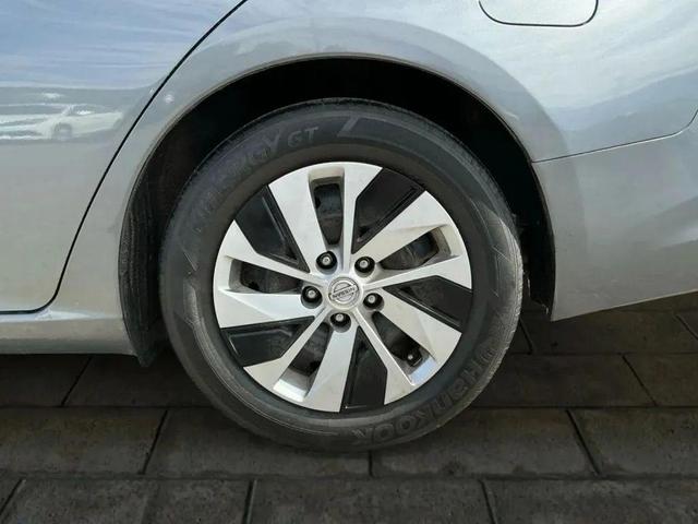 Photo of 2021 Gun Metallic Nissan Altima