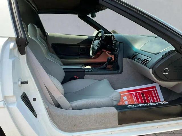 Photo of 1996 White Chevrolet Corvette