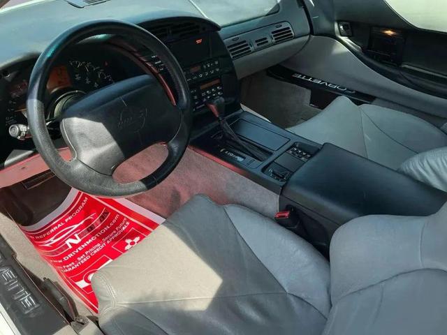 Photo of 1996 White Chevrolet Corvette