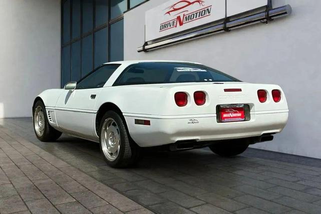 Photo of 1996 White Chevrolet Corvette