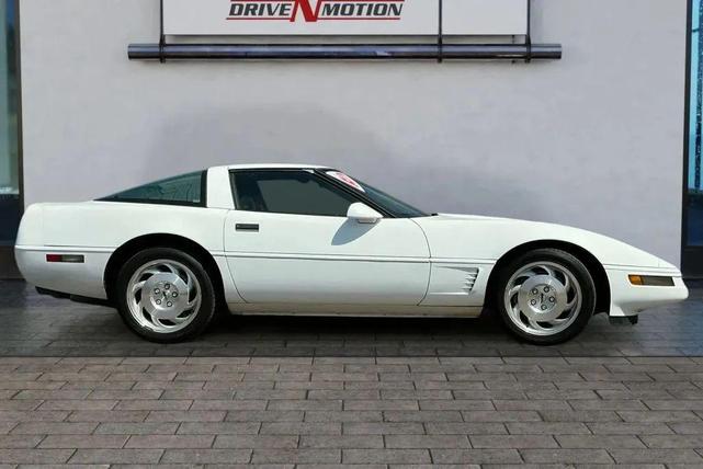 Photo of 1996 White Chevrolet Corvette