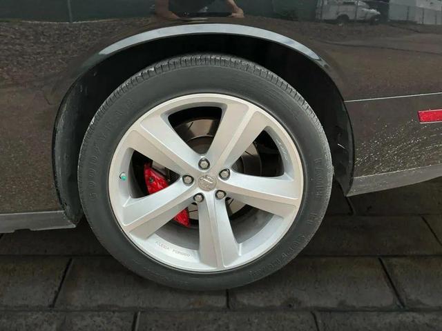 Photo of 2009 Gray Dodge Challenger