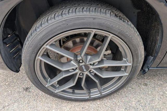 Photo of 2014 Black Chrysler 300