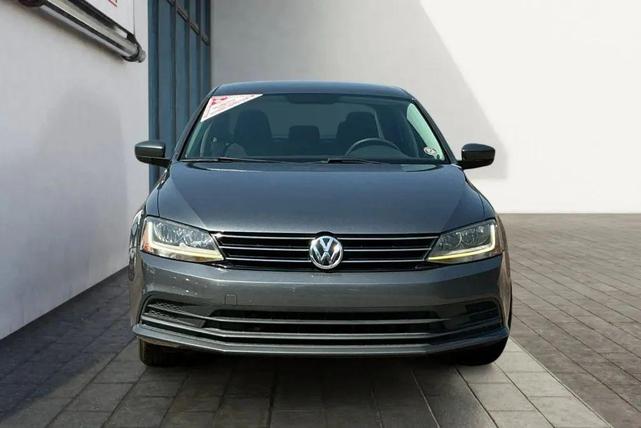 Photo of 2017 Platinum Gray Metallic Volkswagen Jetta