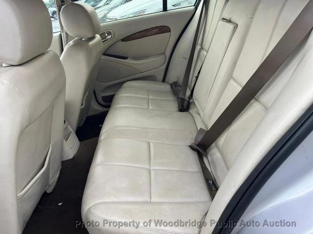 Photo of 2006 Silver Jaguar S-Type