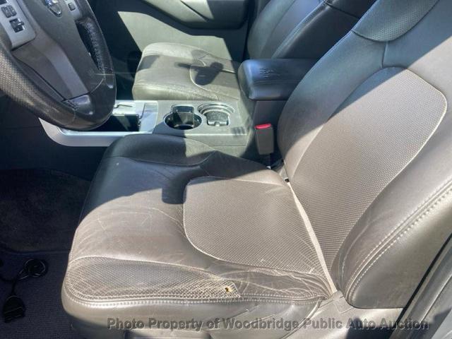 Photo of 2011 Silver Lightning Metallic Nissan Pathfinder