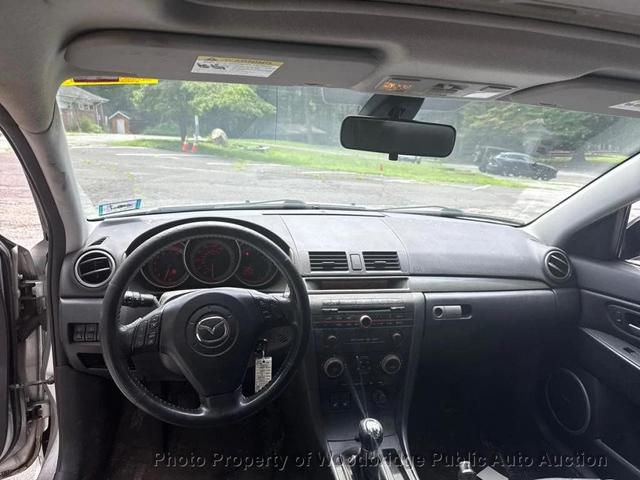 Photo of 2006 Sunlight Silver Metallic Mazda Mazda3