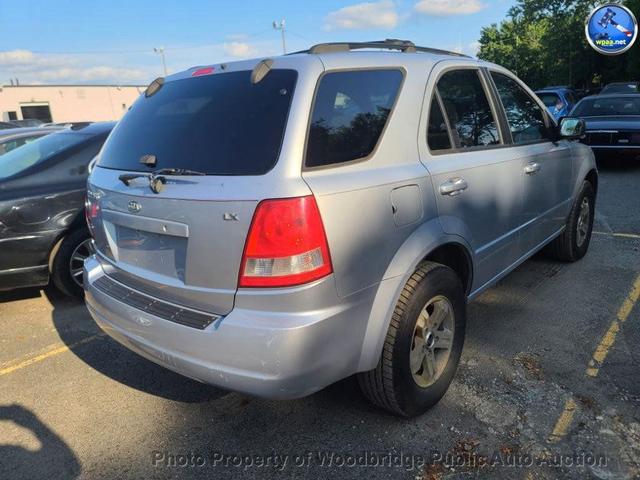 Photo of 2004 Silver/Pewter Gray Kia Sorento