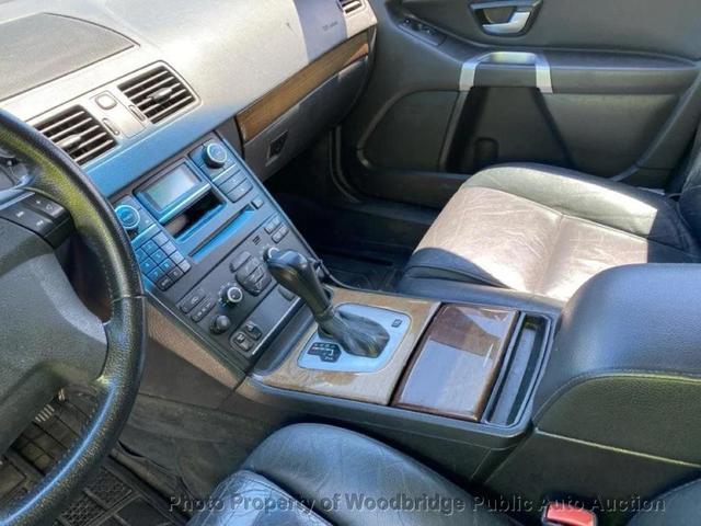 Photo of 2009 Silver Metallic Volvo XC90
