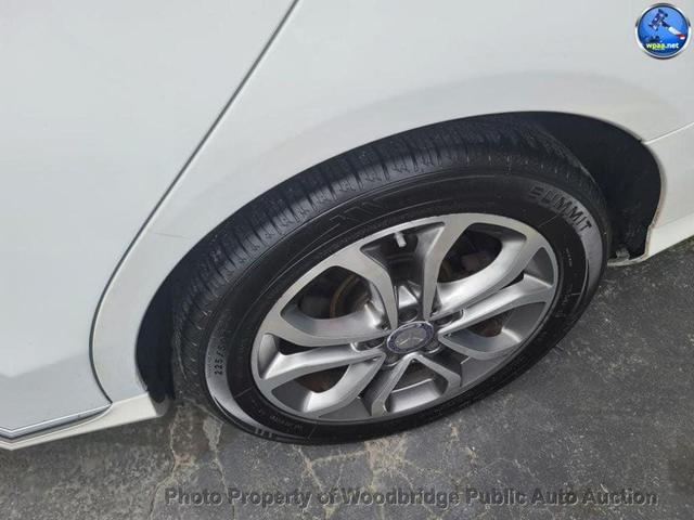Photo of 2016 White Mercedes-Benz C-Class