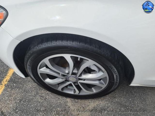Photo of 2016 White Mercedes-Benz C-Class