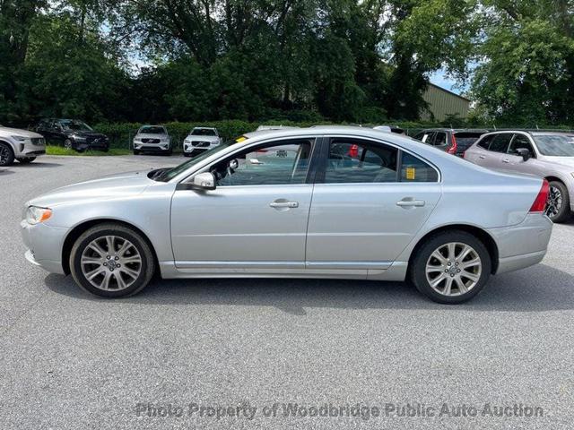 Photo of 2010 Silver Volvo S80