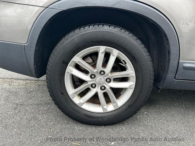 Photo of 2014 Bright Silver Kia Sorento