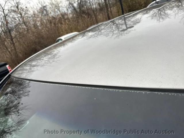 Photo of 2014 Bright Silver Kia Sorento