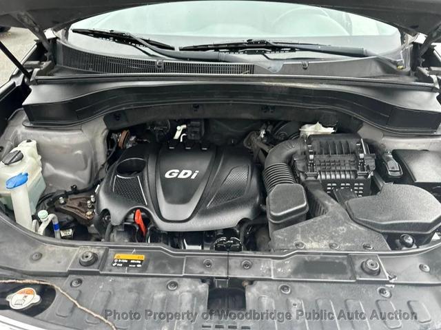 Photo of 2014 Bright Silver Kia Sorento
