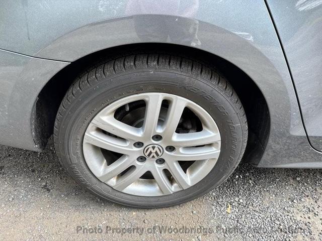 Photo of 2015 Platinum Gray Metallic Volkswagen Jetta
