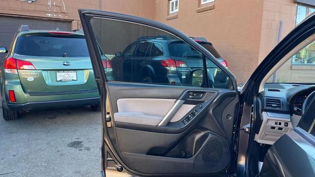 Photo of 2015 Dark Gray Metallic Subaru Forester