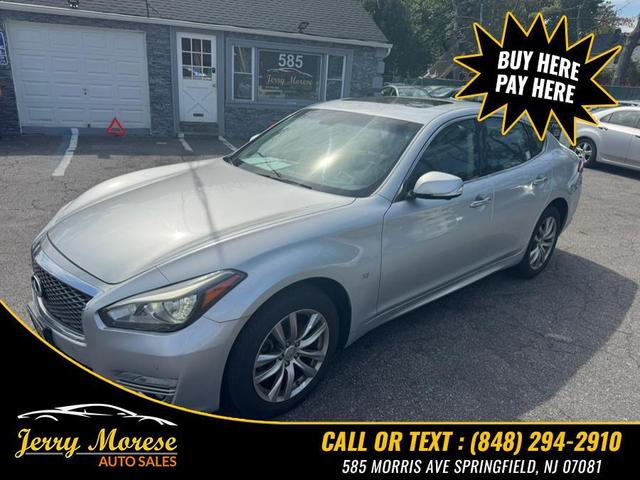 Photo of 2015 Liquid Platinum INFINITI Q70