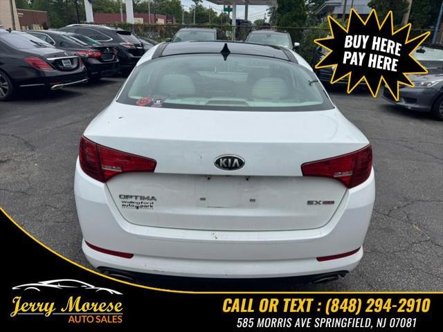 Photo of 2013 Snow White Pearl Kia Optima