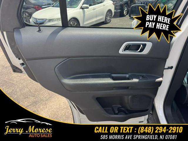 Photo of 2014 White Platinum Metallic Tri-Coat Ford Explorer