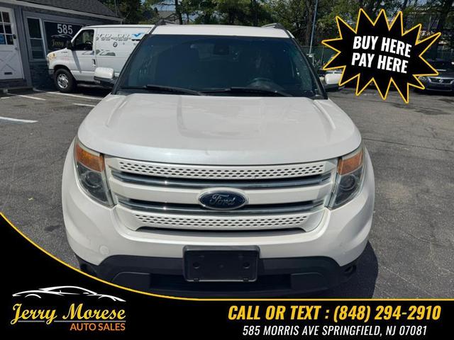 Photo of 2014 White Platinum Metallic Tri-Coat Ford Explorer