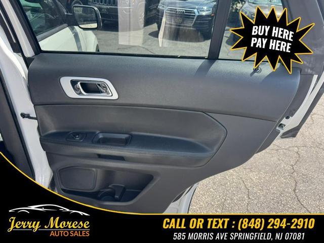 Photo of 2014 White Platinum Metallic Tri-Coat Ford Explorer