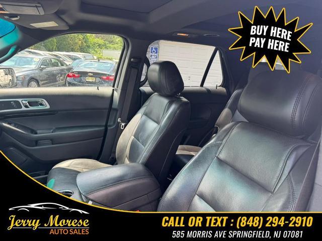 Photo of 2014 White Platinum Metallic Tri-Coat Ford Explorer