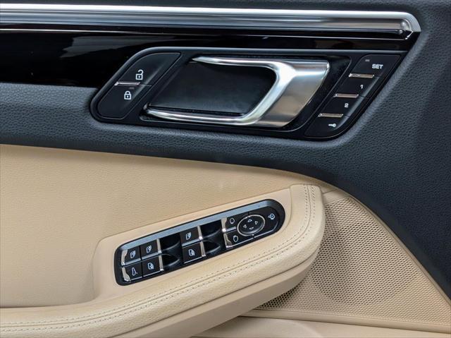 Photo of 2022 White Porsche Macan