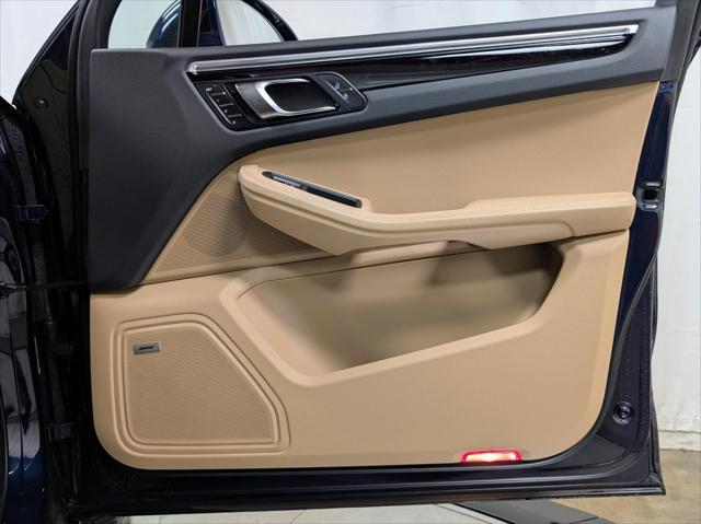 Photo of 2022 White Porsche Macan