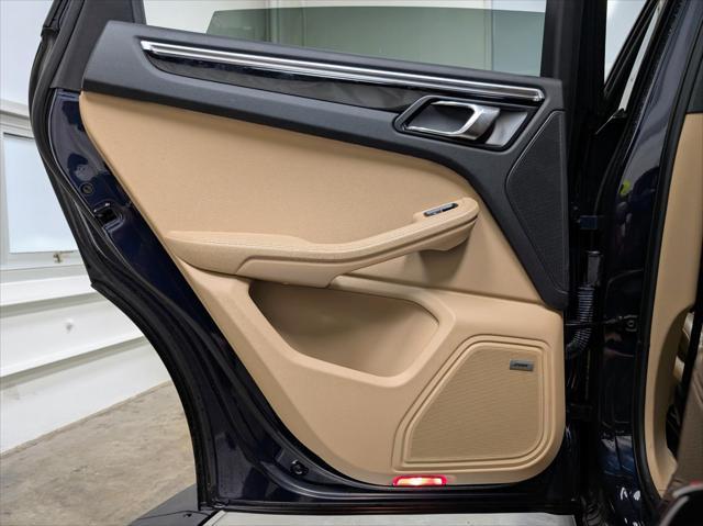 Photo of 2022 White Porsche Macan