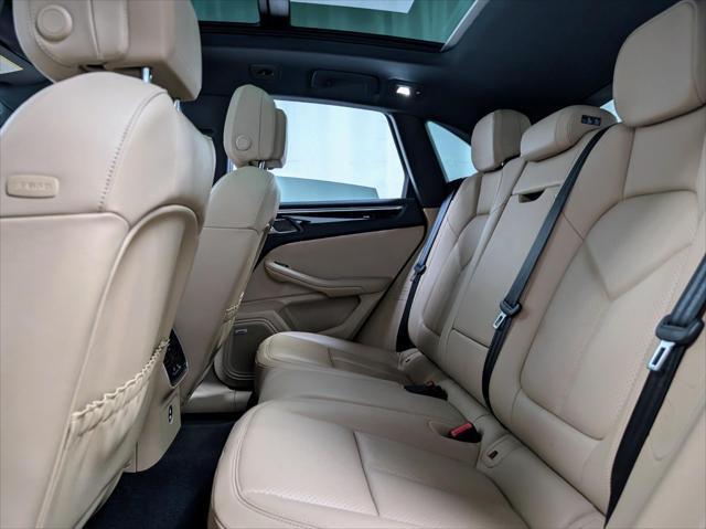 Photo of 2022 White Porsche Macan