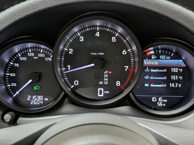 Photo of 2022 White Porsche Macan