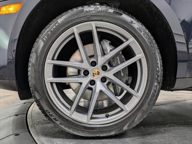 Photo of 2022 White Porsche Macan