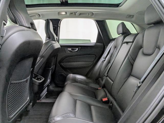 Photo of 2023 Onyx Black Metallic Volvo XC60