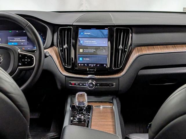 Photo of 2023 Onyx Black Metallic Volvo XC60