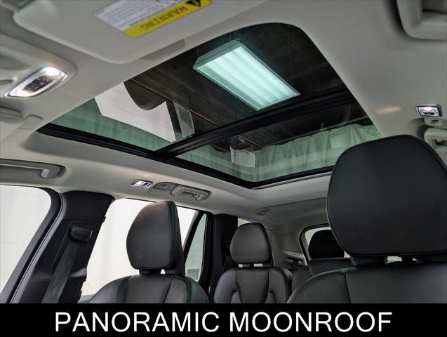 Photo of 2022 Crystal White Metallic Volvo XC90