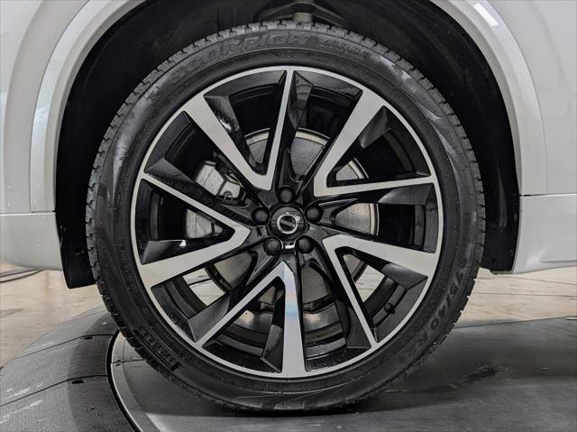 Photo of 2022 Crystal White Metallic Volvo XC90