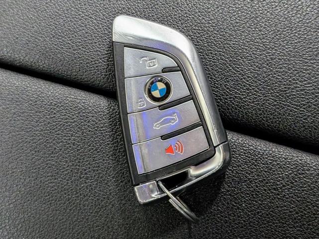 Photo of 2021 Jet Black BMW X5