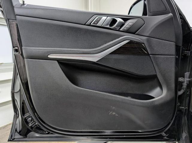 Photo of 2021 Jet Black BMW X5
