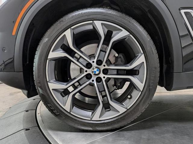 Photo of 2021 Jet Black BMW X5