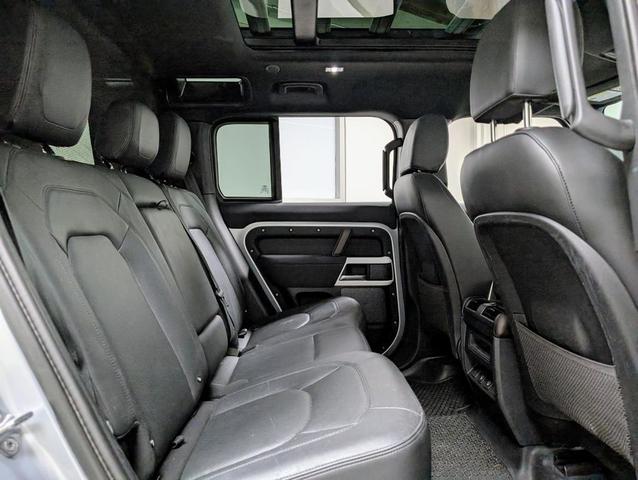 Photo of 2023 SILVER Land Rover Defender