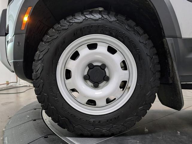 Photo of 2023 SILVER Land Rover Defender
