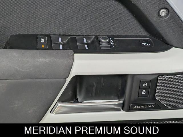 Photo of 2023 SILVER Land Rover Defender
