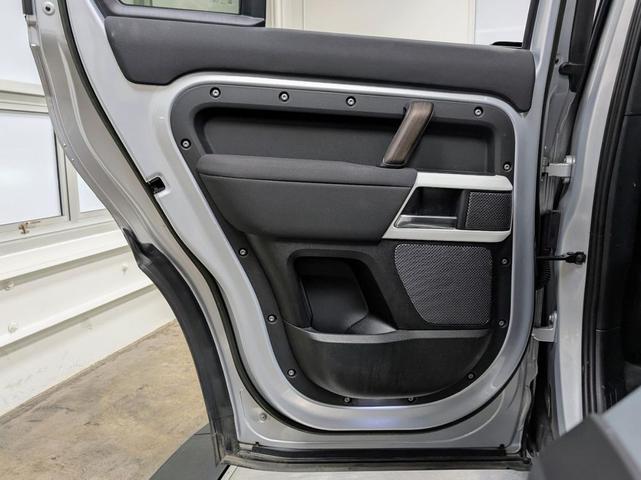 Photo of 2023 SILVER Land Rover Defender