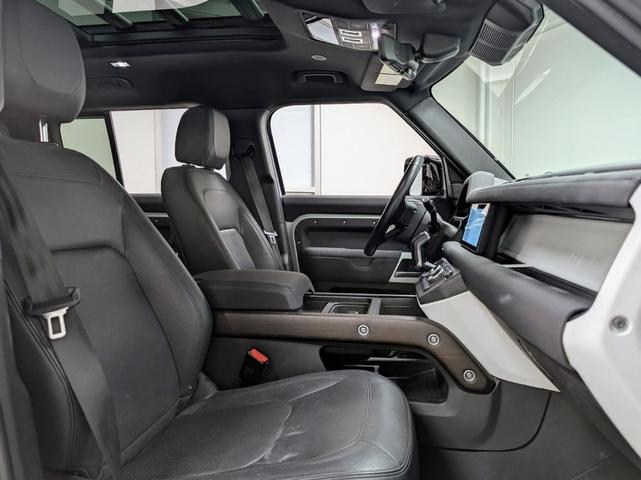 Photo of 2023 SILVER Land Rover Defender