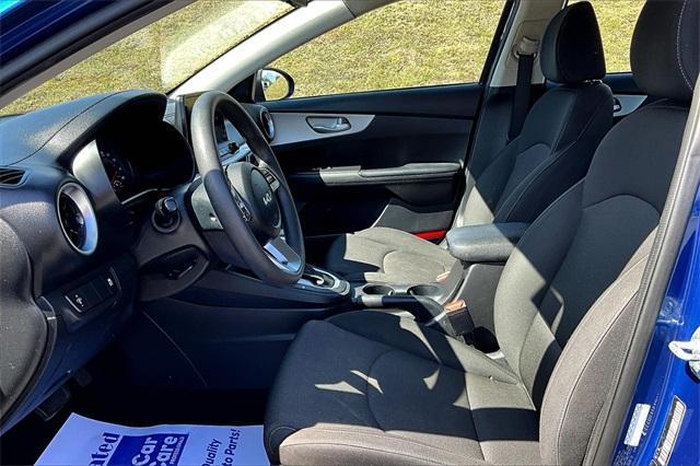 Photo of 2023 Deep Sea Blue Kia Forte