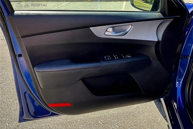 Photo of 2023 Deep Sea Blue Kia Forte