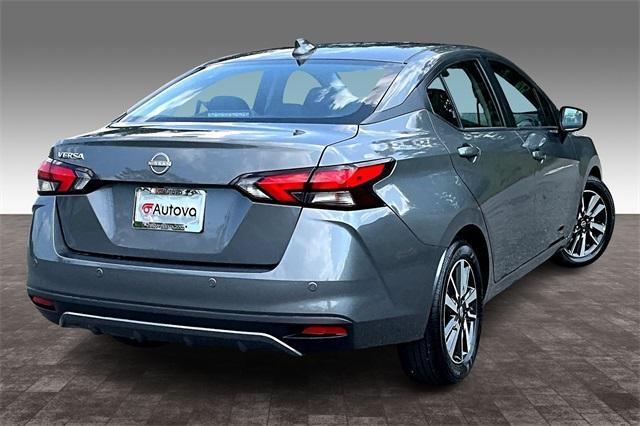 Photo of 2025 Gun Metallic Nissan Versa