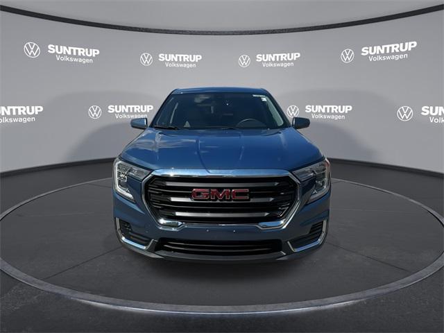 Photo of 2024 Downpour Metallic GMC Terrain