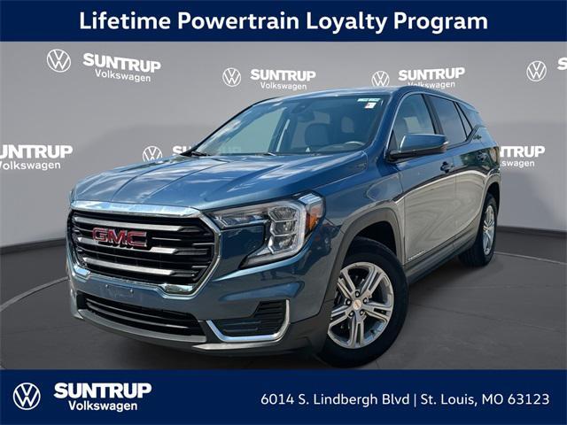 Photo of 2024 Downpour Metallic GMC Terrain